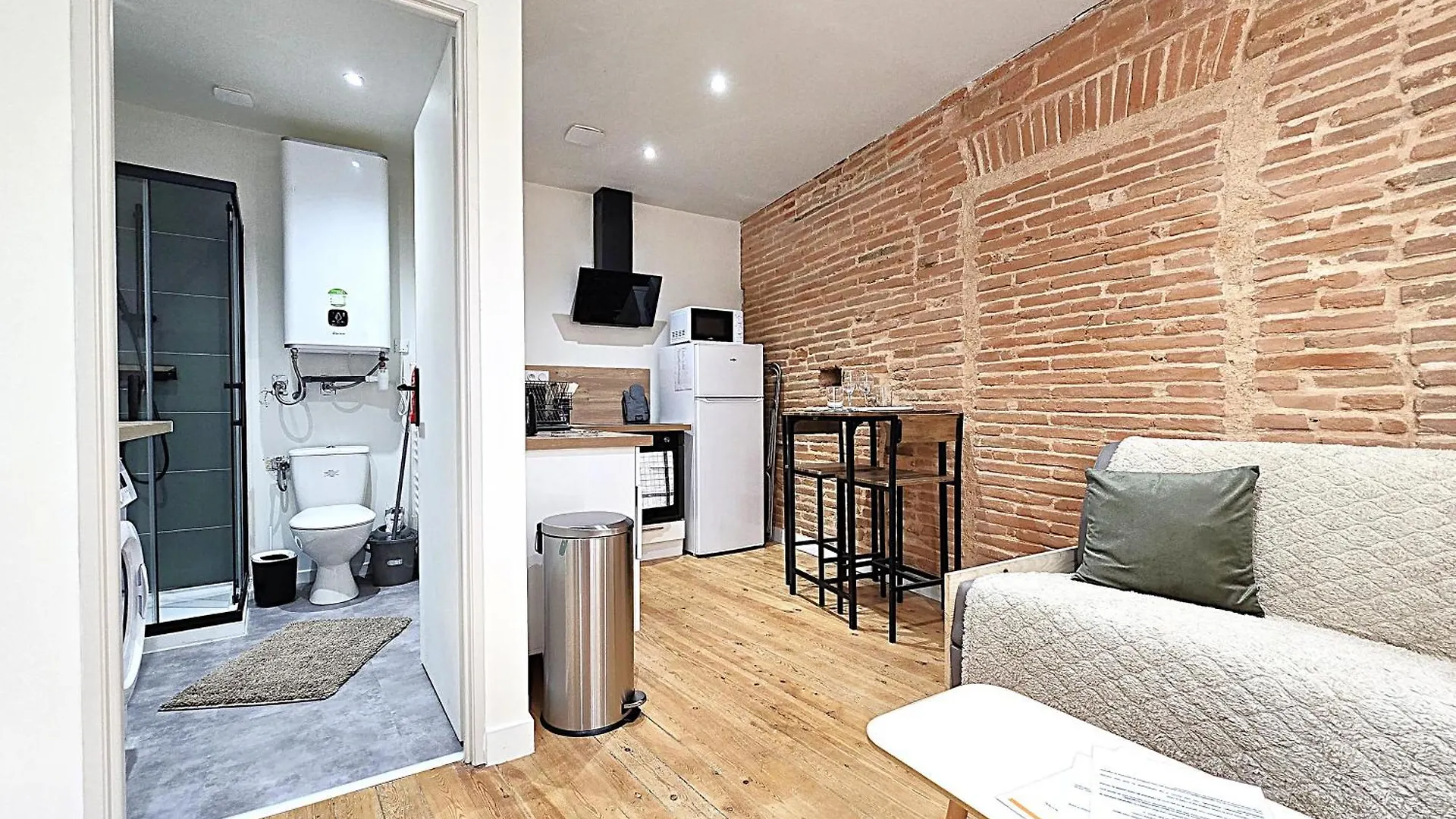 Apartment Le Briand - Studio Pour 2 Personnes - Climatisation - Fibre Internet - 5 Min A Pied De La Gare Et Du Centre-Ville - Places De Stationnements Gratuites Sur Toute L'Avenue Montauban France