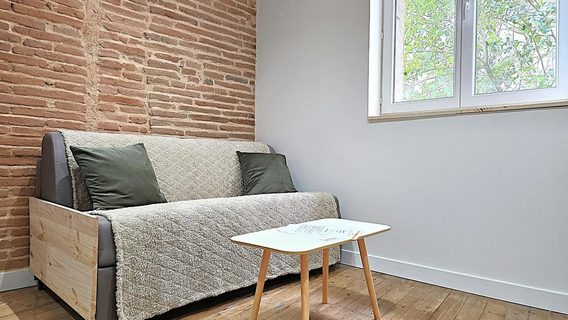 Le Briand - Studio Pour 2 Personnes - Climatisation - Fibre Internet - 5 Min A Pied De La Gare Et Du Centre-Ville - Places De Stationnements Gratuites Sur Toute L'Avenue Montauban 0*,  France