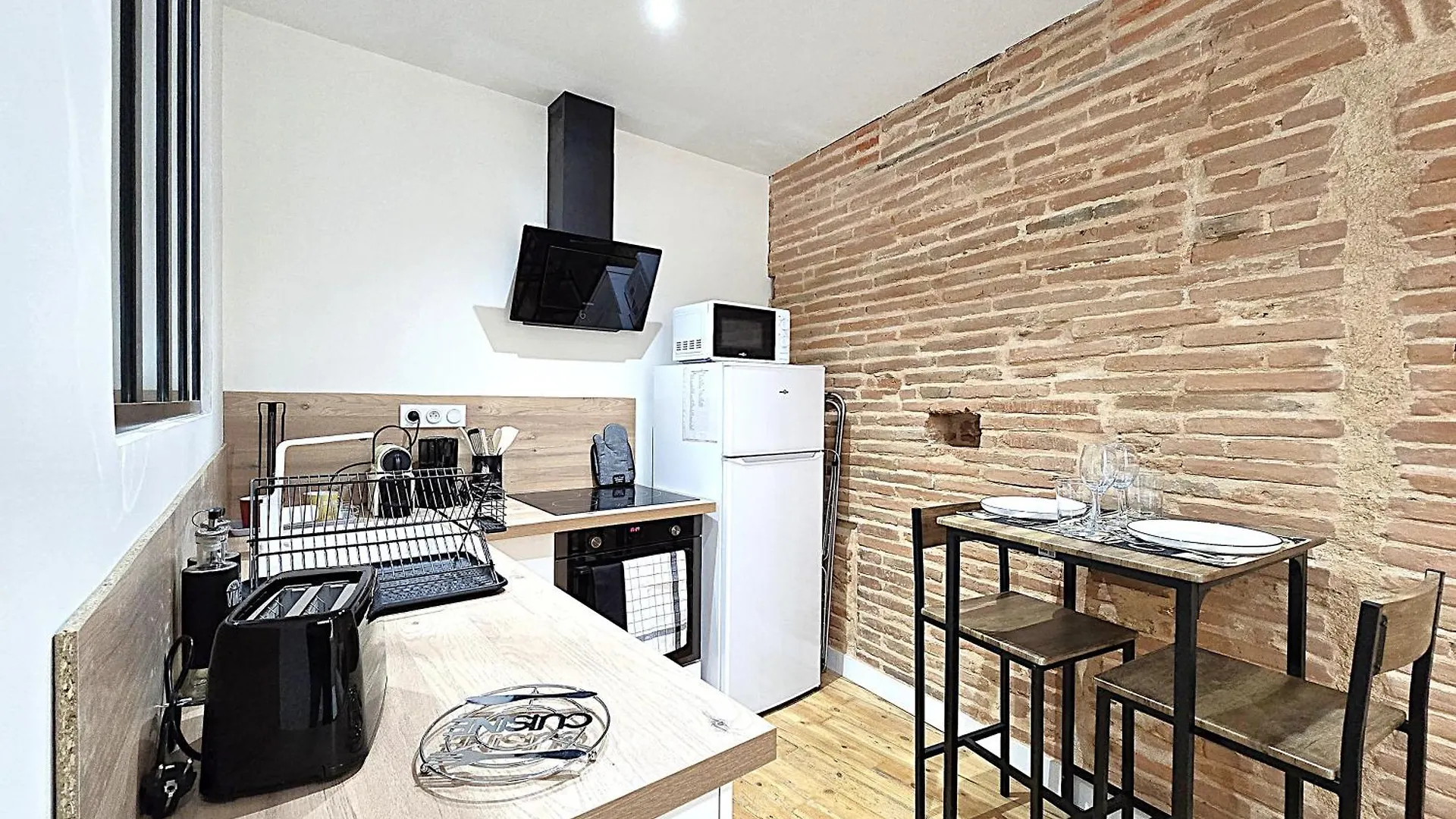 Le Briand - Studio Pour 2 Personnes - Climatisation - Fibre Internet - 5 Min A Pied De La Gare Et Du Centre-Ville - Places De Stationnements Gratuites Sur Toute L'Avenue Montauban France